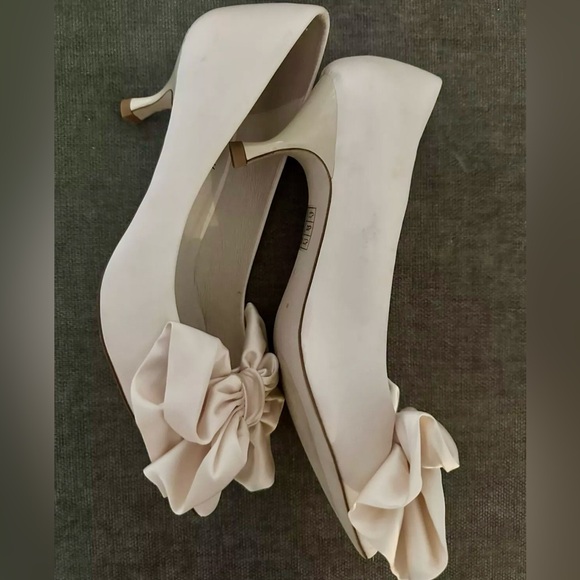Jeffrey Campbell Polina Ivory Heels Size 7 - Picture 3 of 6